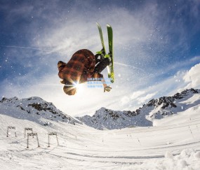 ng体育官网_科莫主场半场闷平卡利亚里 升班马顽强防守力保城门不失